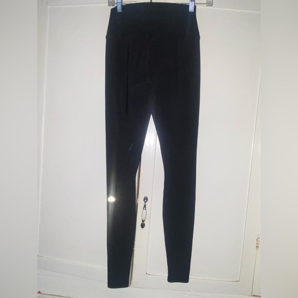 ALO Yoga Black Cut-Out Leggings - Picture 6 of 7